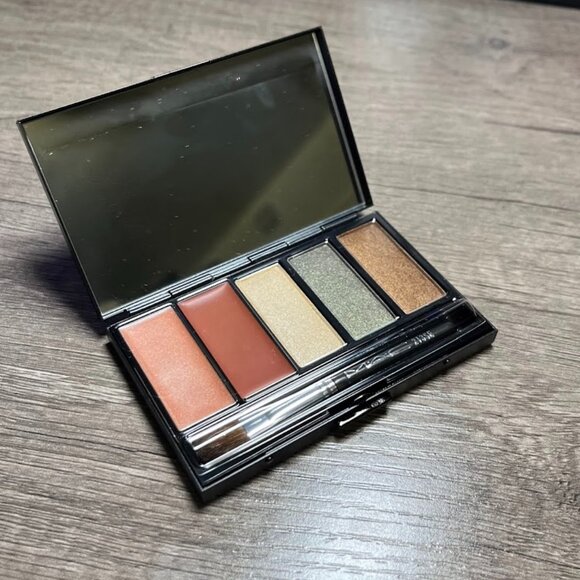 MAC Trip 5 Warm Lips & Eyes Eye Shadow & Lipstick Palette .21 oz BNIB Rare - Picture 1 of 5